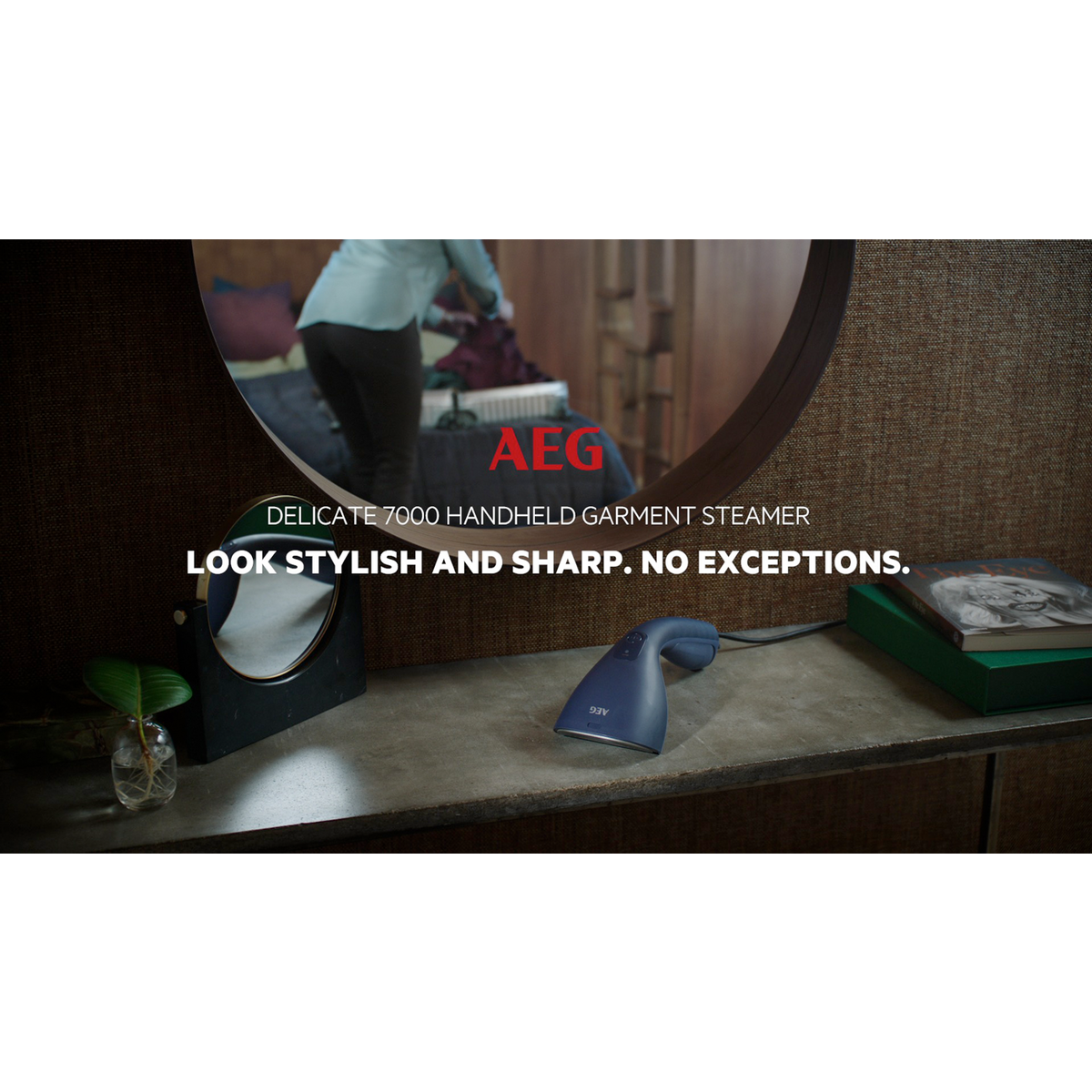AEG - Garment Steamer - HS7-1-4MN
