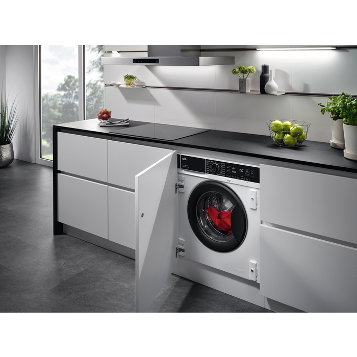 AEG - 8 kg washing machine - L7FNE48SI
