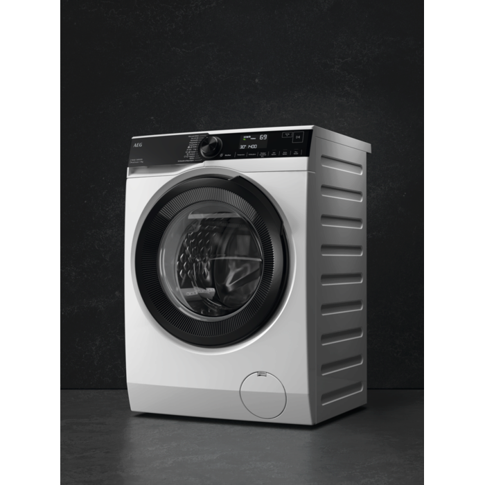 AEG - 9 kg washing machine - LFR73944FUG