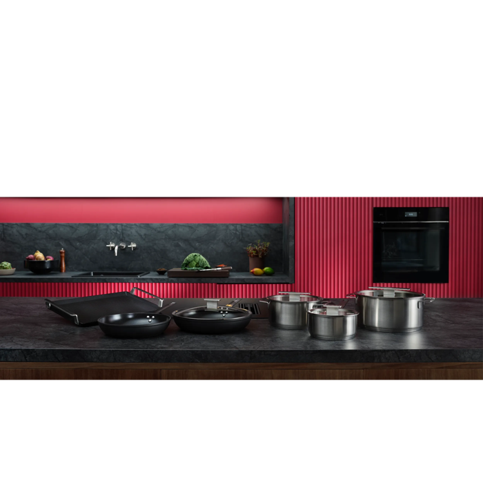 Adaptable all-hob cooking with high-performance durability.