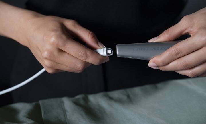 σύνδεση καλωδίου τροφοδοσίας με το στυλό